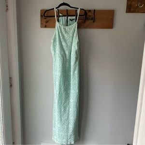 Sleeveless Maxi dress with laced overlay and button closure